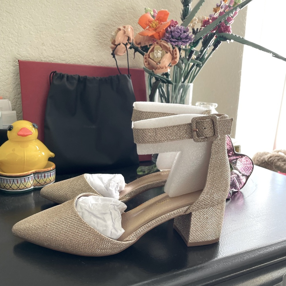 Women's Ankle Strap Closed Toe Low Block Heel